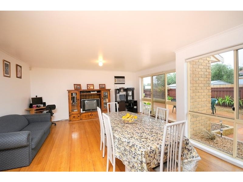 70 Burlington Crescent, Leopold VIC 3224