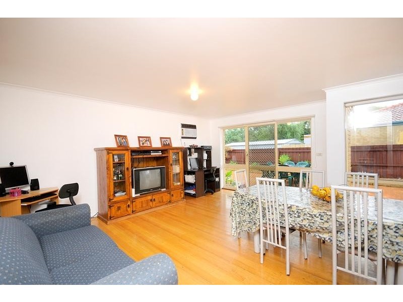 70 Burlington Crescent, Leopold VIC 3224