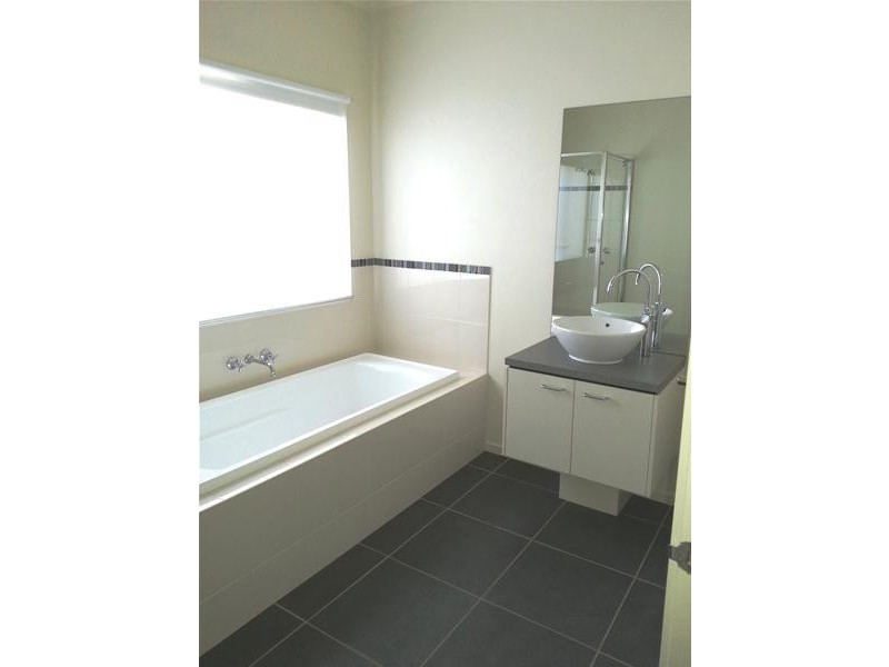 67 Hoddle Drive, Leopold VIC 3224