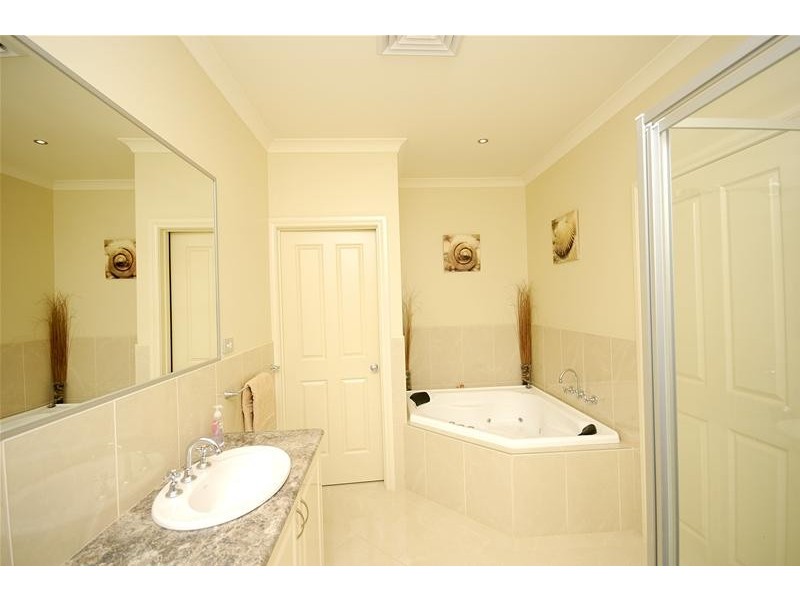 20 Baringa Court, Leopold VIC 3224