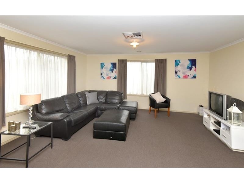 18 Hoddle Drive, Leopold VIC 3224