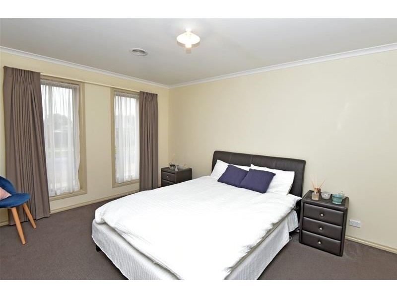 18 Hoddle Drive, Leopold VIC 3224