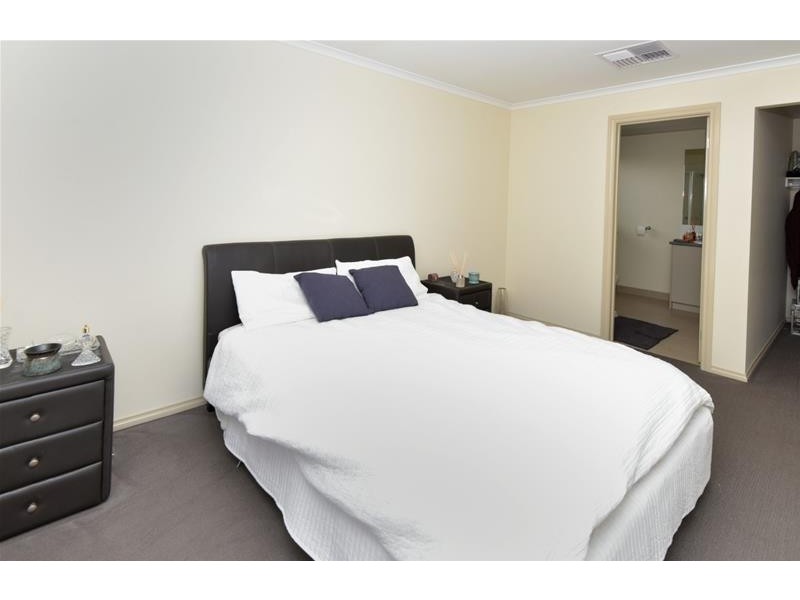 18 Hoddle Drive, Leopold VIC 3224