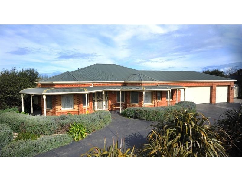 28 Balmoral Gardens, Leopold VIC 3224