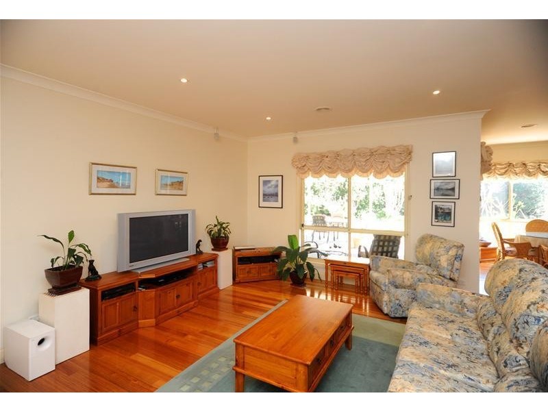 28 Balmoral Gardens, Leopold VIC 3224