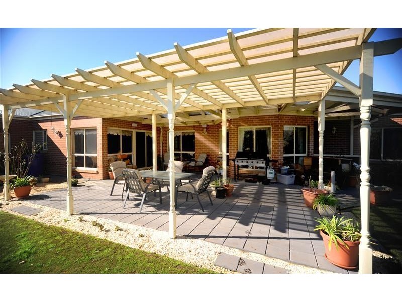 28 Balmoral Gardens, Leopold VIC 3224