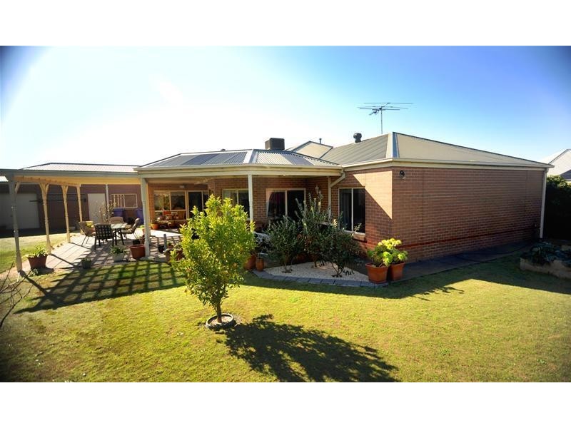 28 Balmoral Gardens, Leopold VIC 3224