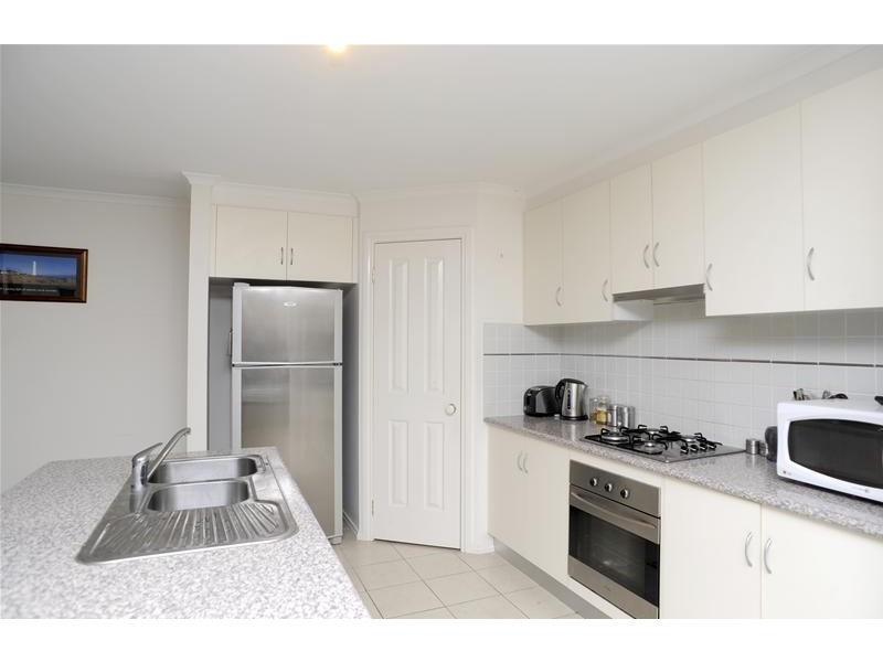 2/30 Trumper Crescent, Leopold VIC 3224