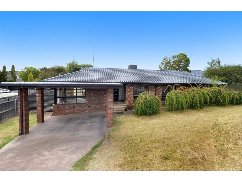 8 Claremont Drive, Leopold VIC 3224