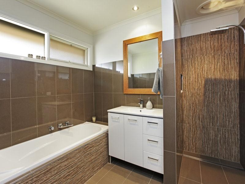 8 Claremont Drive, Leopold VIC 3224