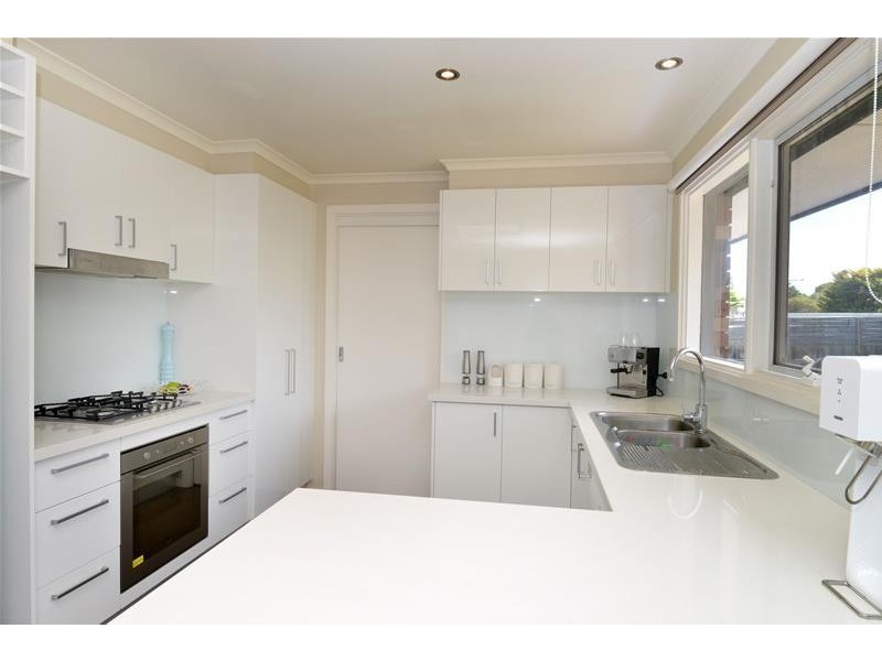 8 Claremont Drive, Leopold VIC 3224