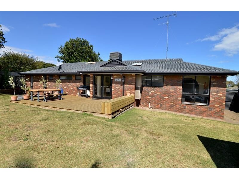 8 Claremont Drive, Leopold VIC 3224