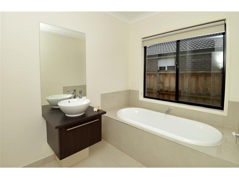 33 Paraffin Drive, Leopold VIC 3224