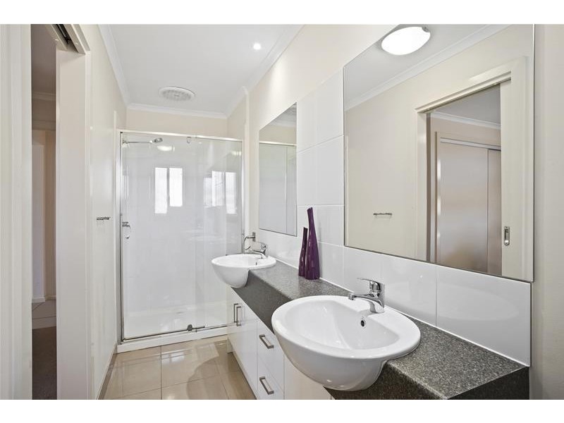 2 Farmland Lane, Leopold VIC 3224