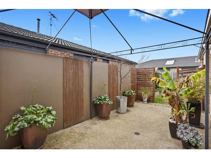 2 Farmland Lane, Leopold VIC 3224