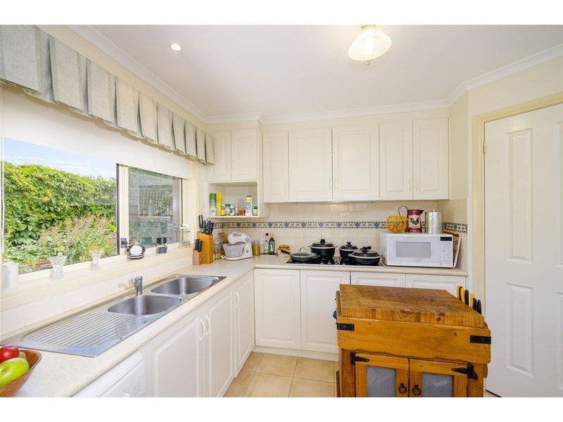 16 Falkirk Place, Leopold VIC 3224