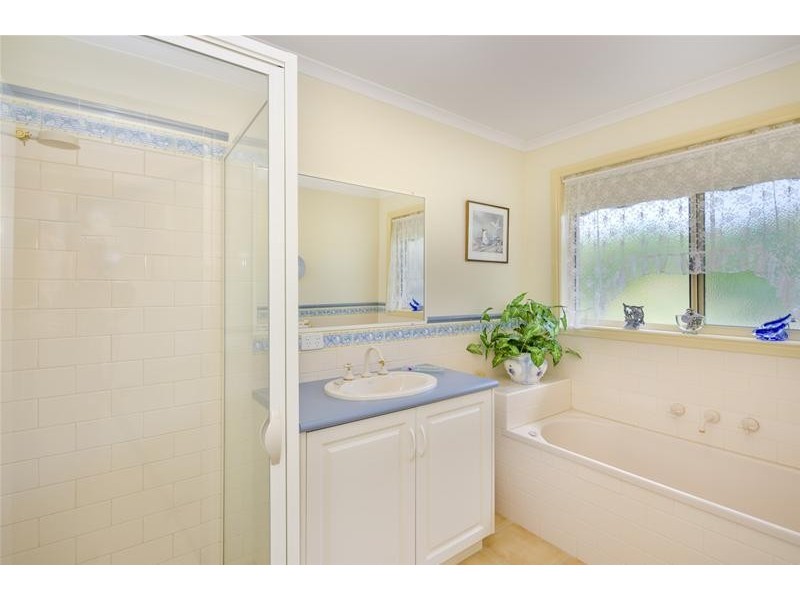 16 Falkirk Place, Leopold VIC 3224