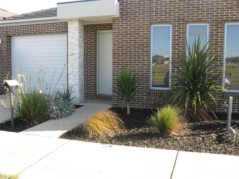 2/5 Jessie Way, Leopold VIC 3224