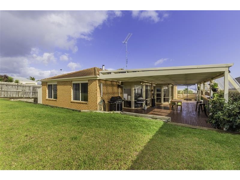 40 Huon Crescent, Leopold VIC 3224