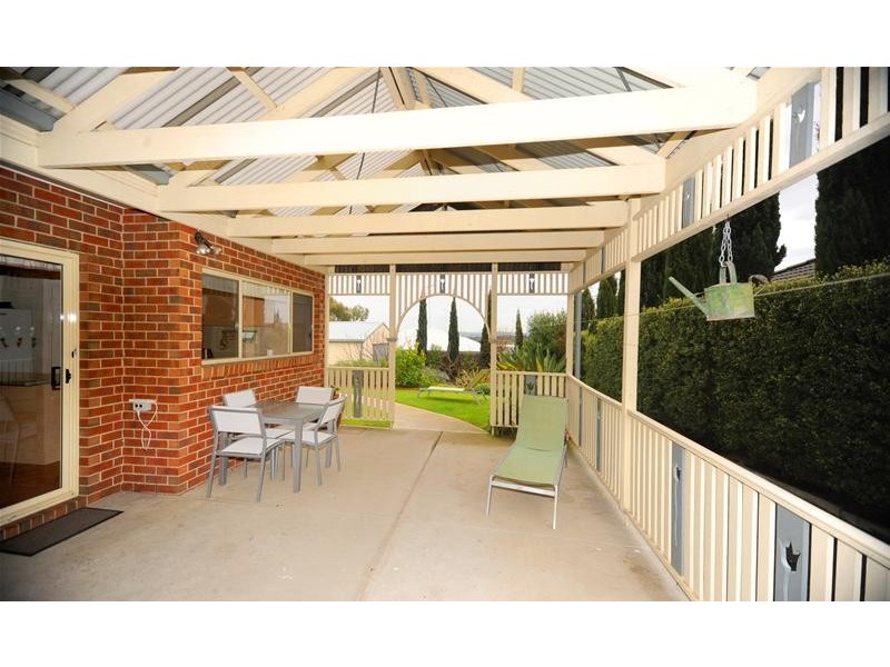 4 Baltic Place, Leopold VIC 3224