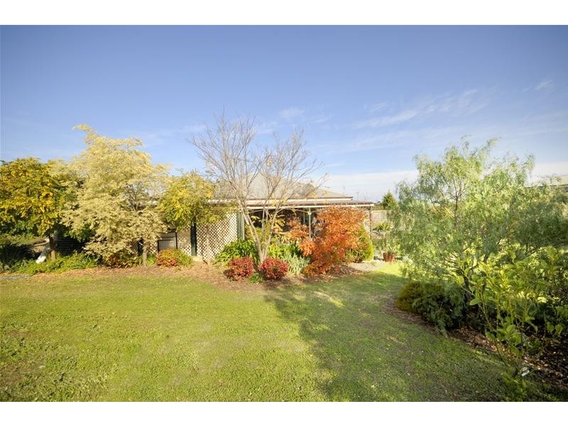 41 Highland Way, Leopold VIC 3224