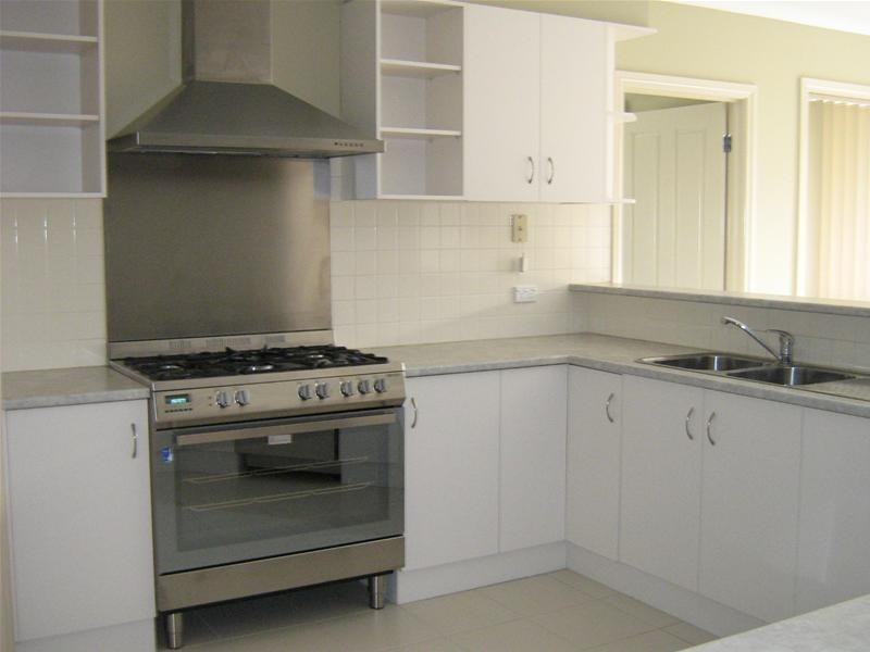 28 Bayfield  Court, Newcomb VIC 3219