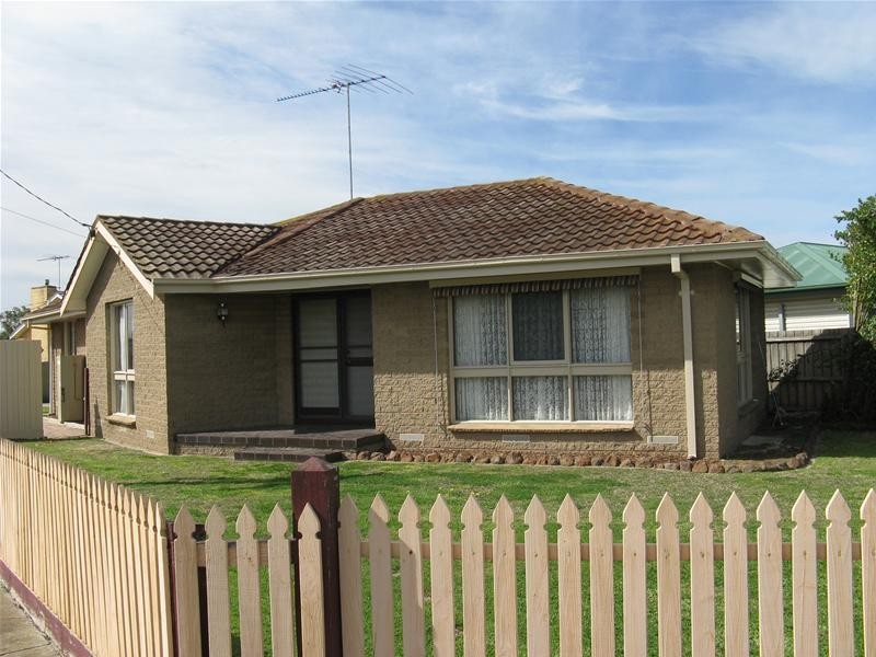 9 Ash Road, Leopold VIC 3224