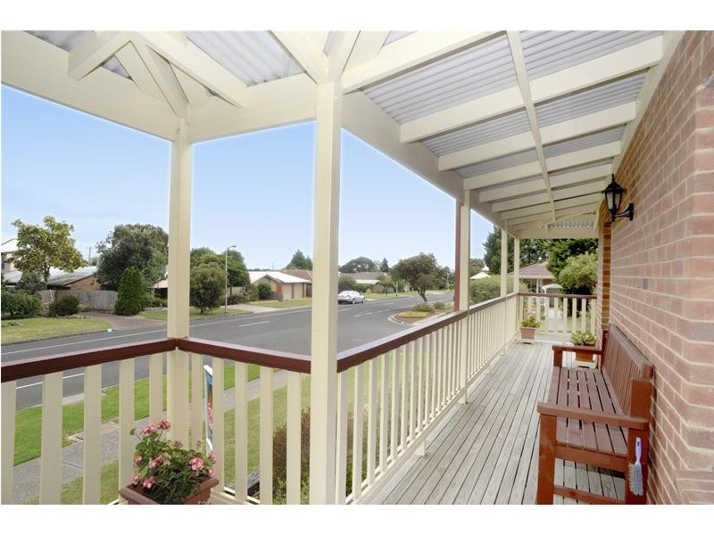 4 Viewbay Drive, Leopold VIC 3224
