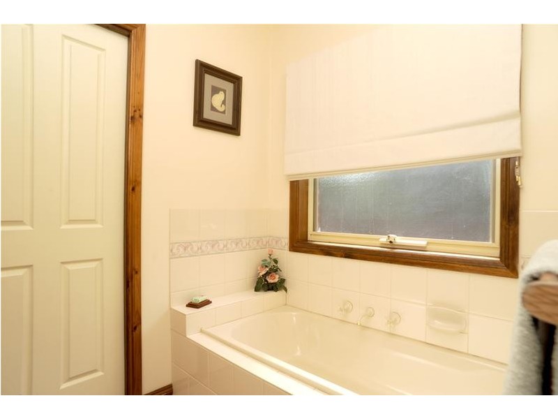 4 Viewbay Drive, Leopold VIC 3224