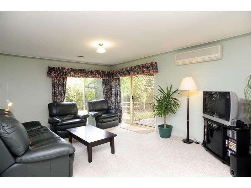 9 Pine Grove, Leopold VIC 3224