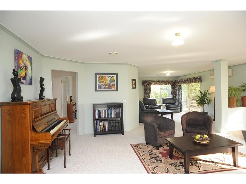 9 Pine Grove, Leopold VIC 3224