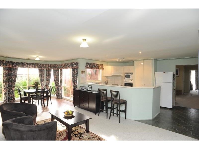 9 Pine Grove, Leopold VIC 3224