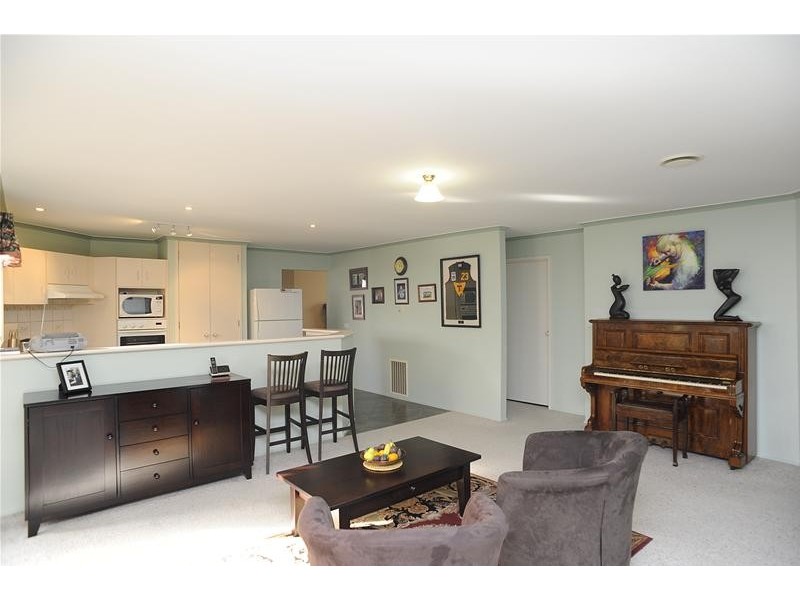 9 Pine Grove, Leopold VIC 3224