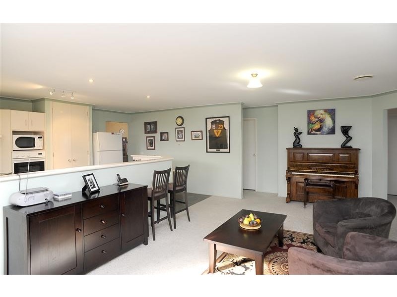 9 Pine Grove, Leopold VIC 3224