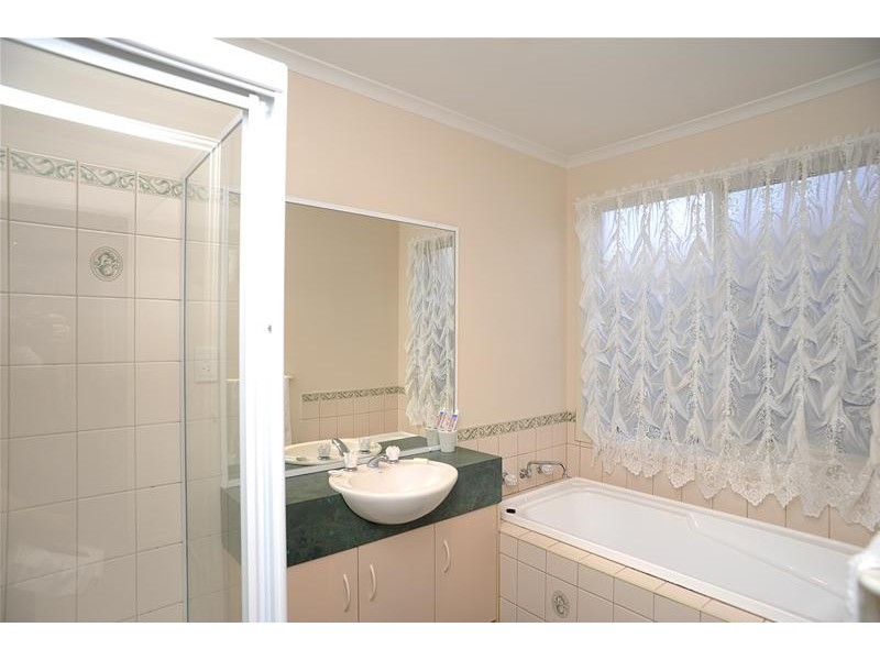 9 Pine Grove, Leopold VIC 3224