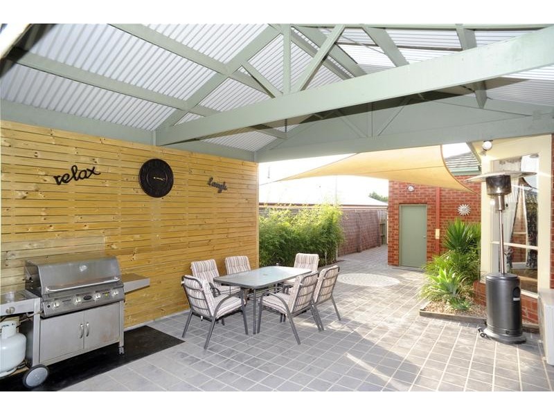 9 Pine Grove, Leopold VIC 3224