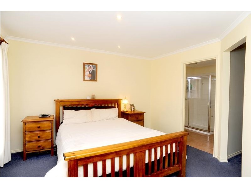 2  Fantail Court, Leopold VIC 3224