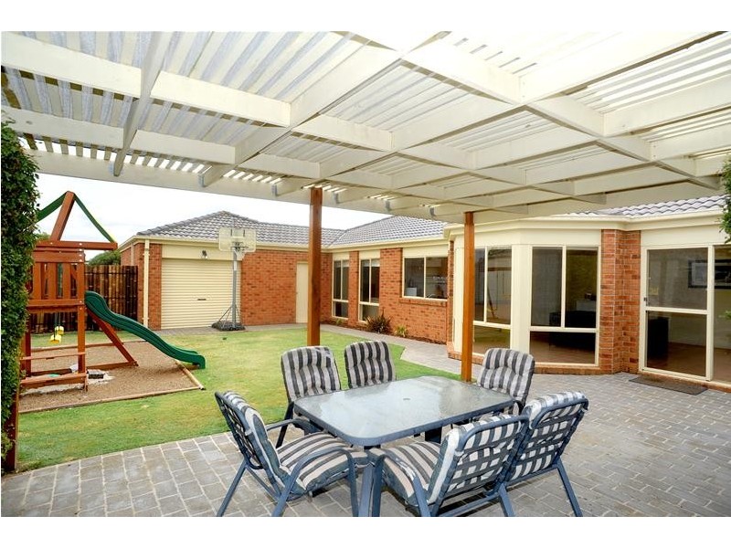 2  Fantail Court, Leopold VIC 3224