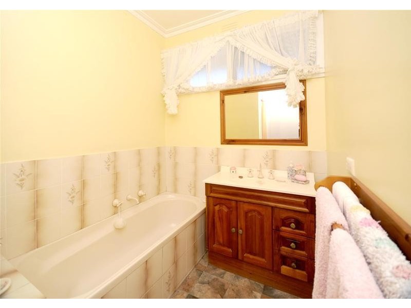 1 Ash Road, Leopold VIC 3224