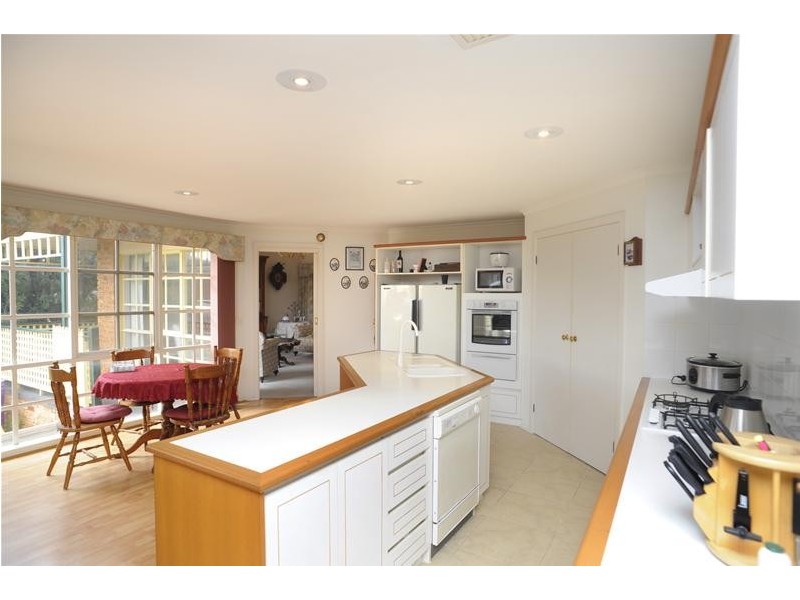 5 The Crescent, Leopold VIC 3224