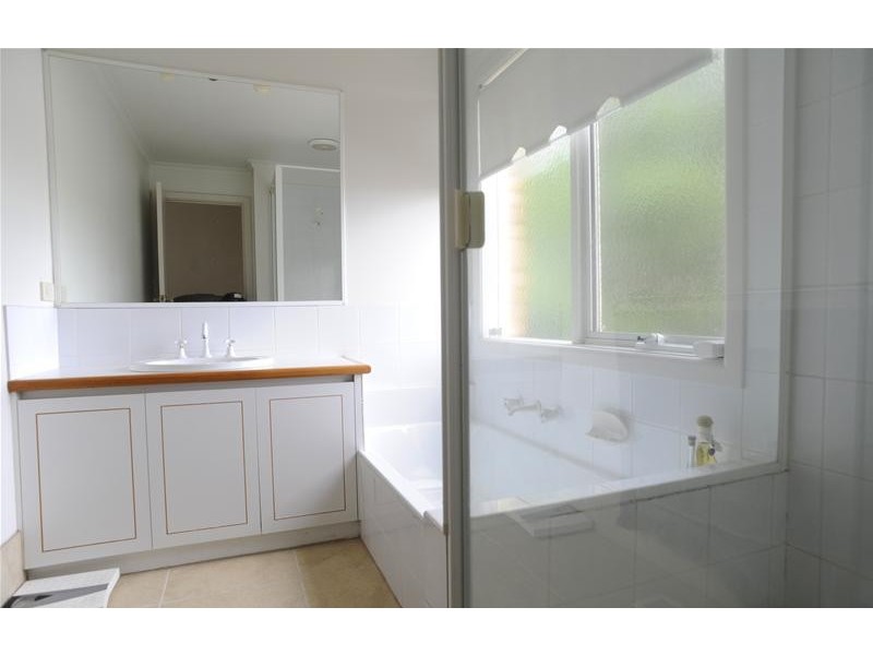 5 The Crescent, Leopold VIC 3224