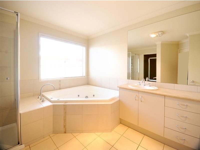 11 Nell Link, Leopold VIC 3224