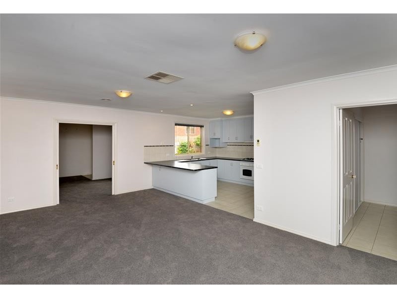2/10 Myuna Street, Leopold VIC 3224