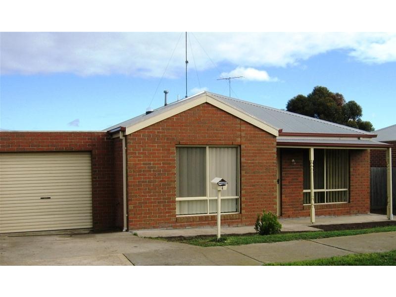4 Huon Crescent, Leopold VIC 3224