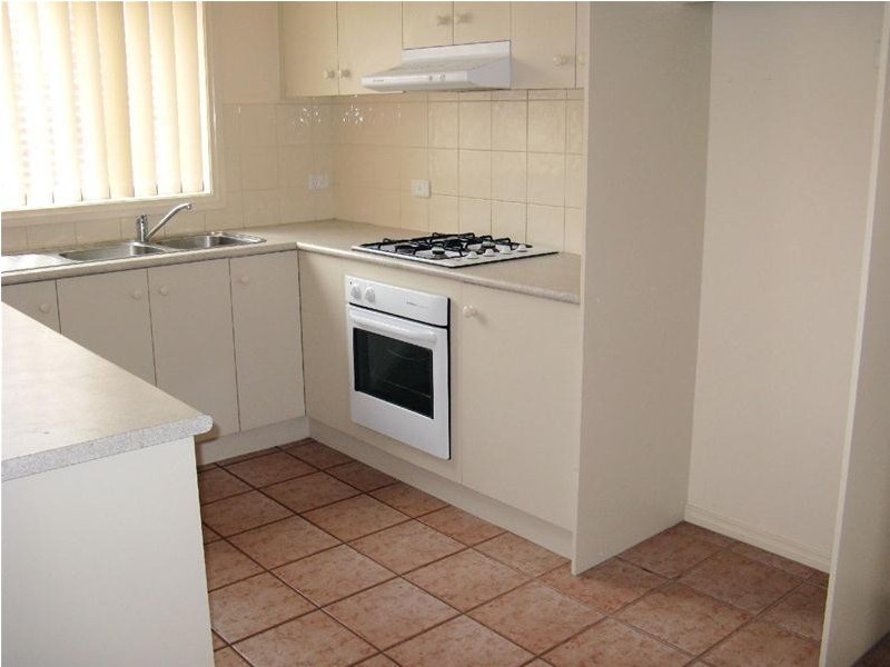 4 Huon Crescent, Leopold VIC 3224