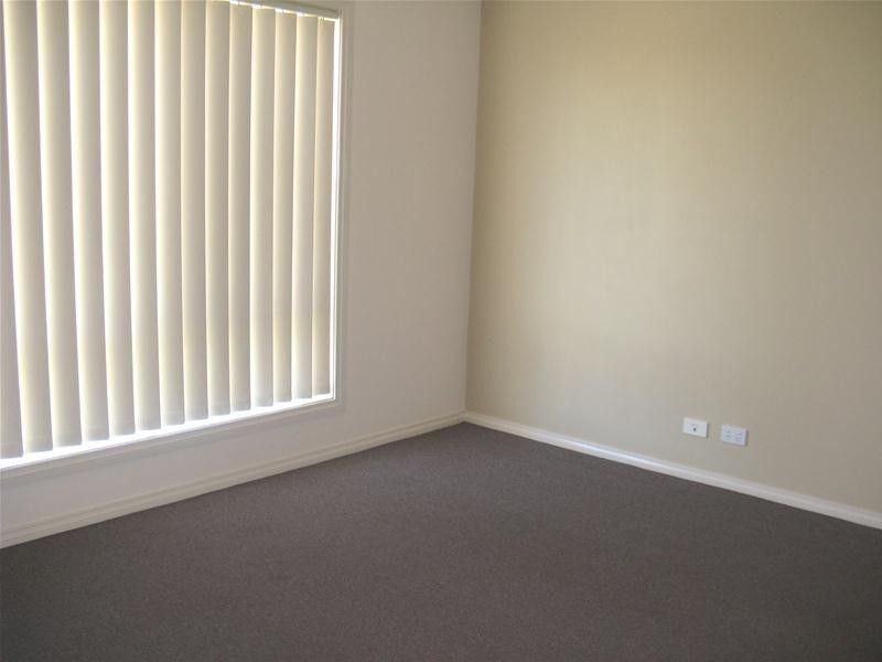 4 Huon Crescent, Leopold VIC 3224