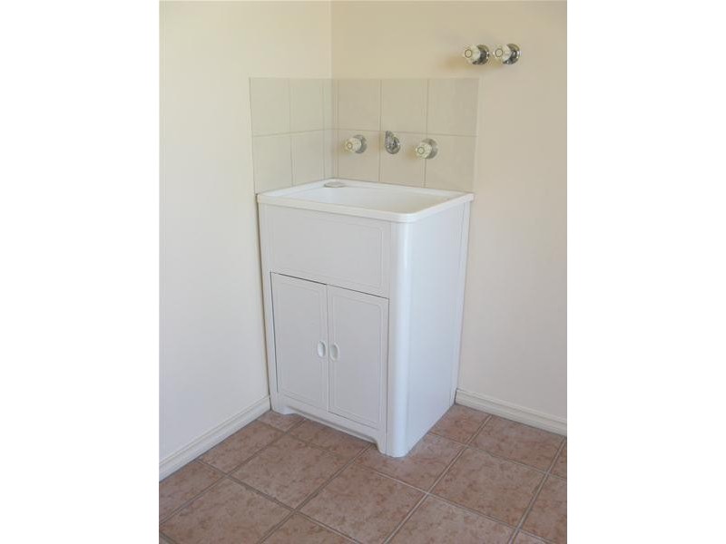 4 Huon Crescent, Leopold VIC 3224