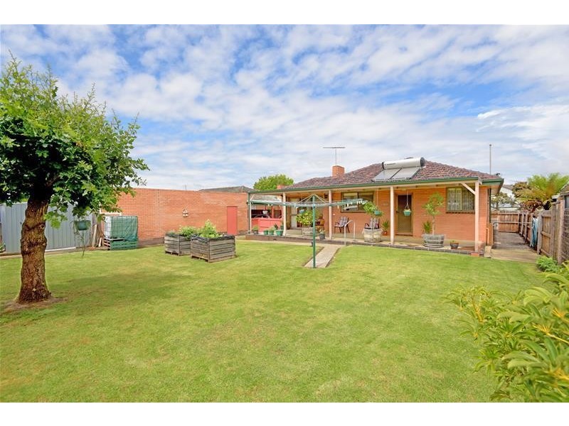 27 Carroll Street, Leopold VIC 3224