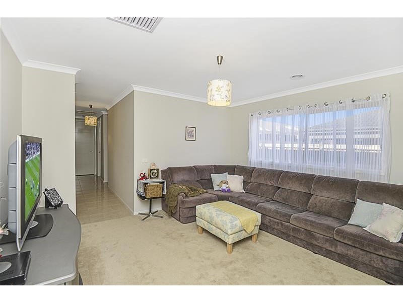40 Village Green Drive, Leopold VIC 3224