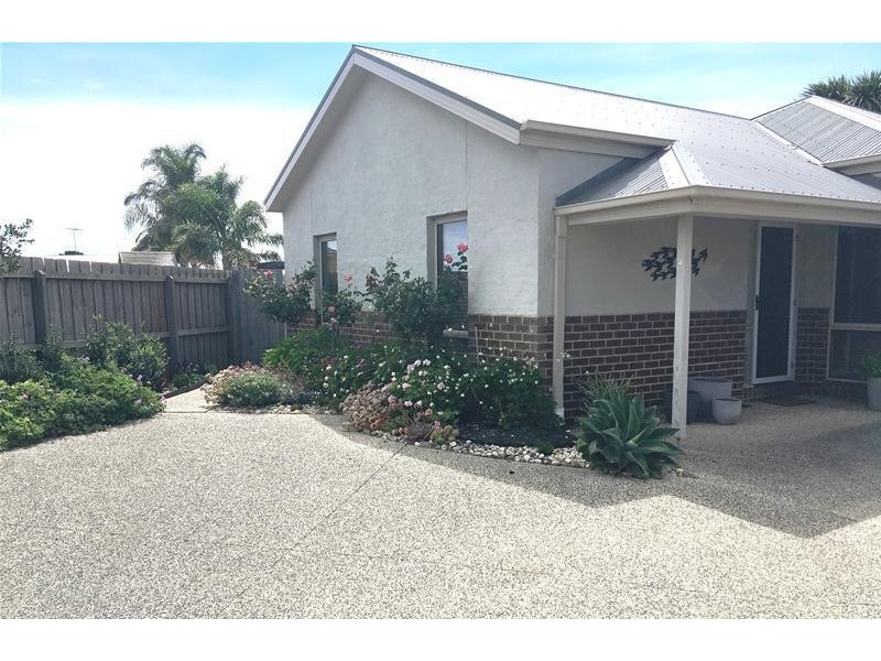 2/6 Newbank Court, Leopold VIC 3224